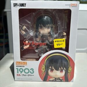 Spy family figurine 1903 yor forger new in box